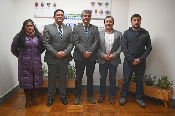 Gobierno Regional acude al rescate de la educación pública: Más de 2 mil millones para salvar escuelas en Palena y Calbuco