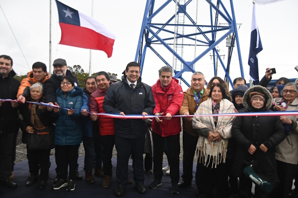 ISLA QUENU CELEBRA LA LLEGADA DEL AGUA POTABLE TRAS 15 AÑOS DE ESPERA
