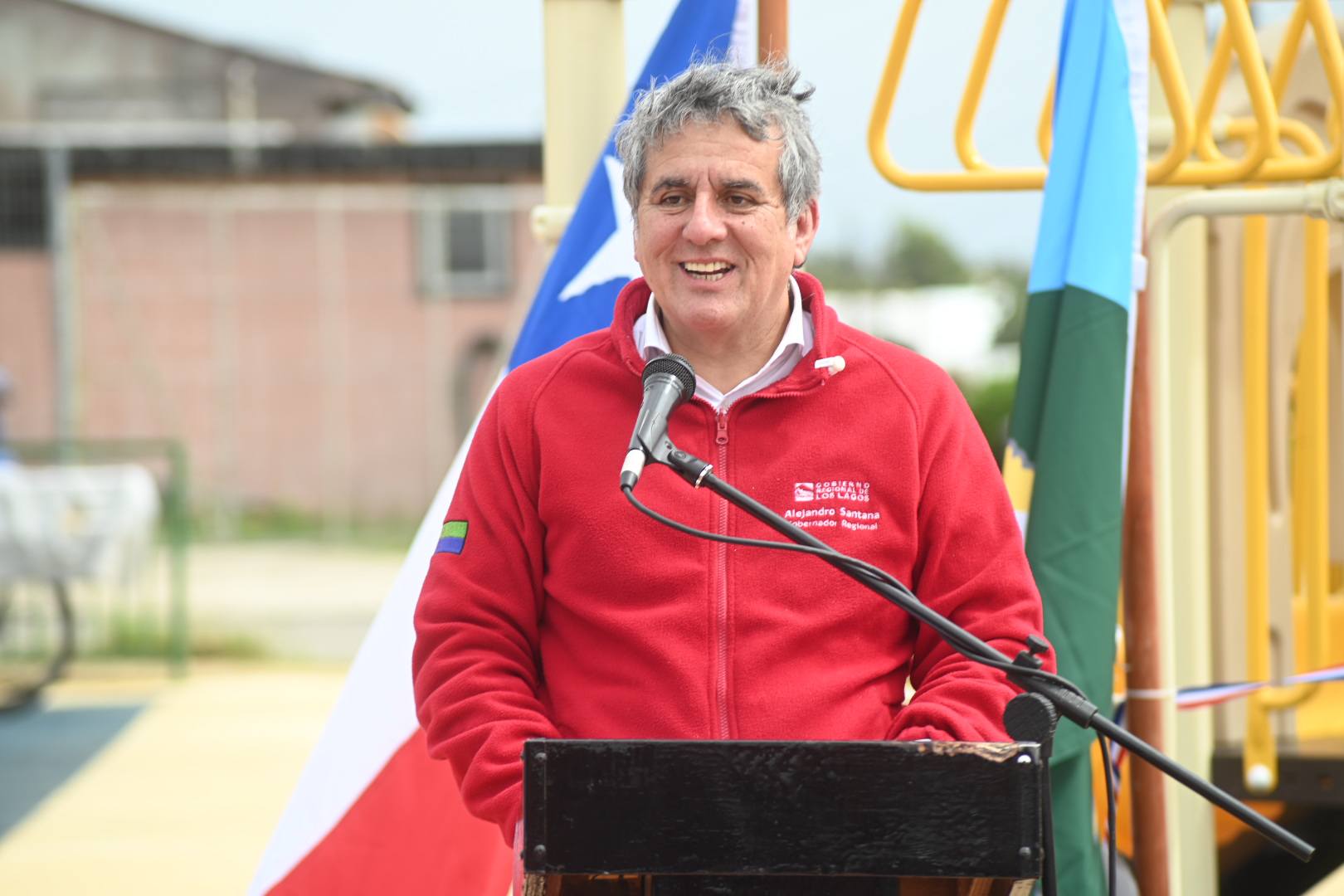 Gobernador Alejandro Santana en actividad regional