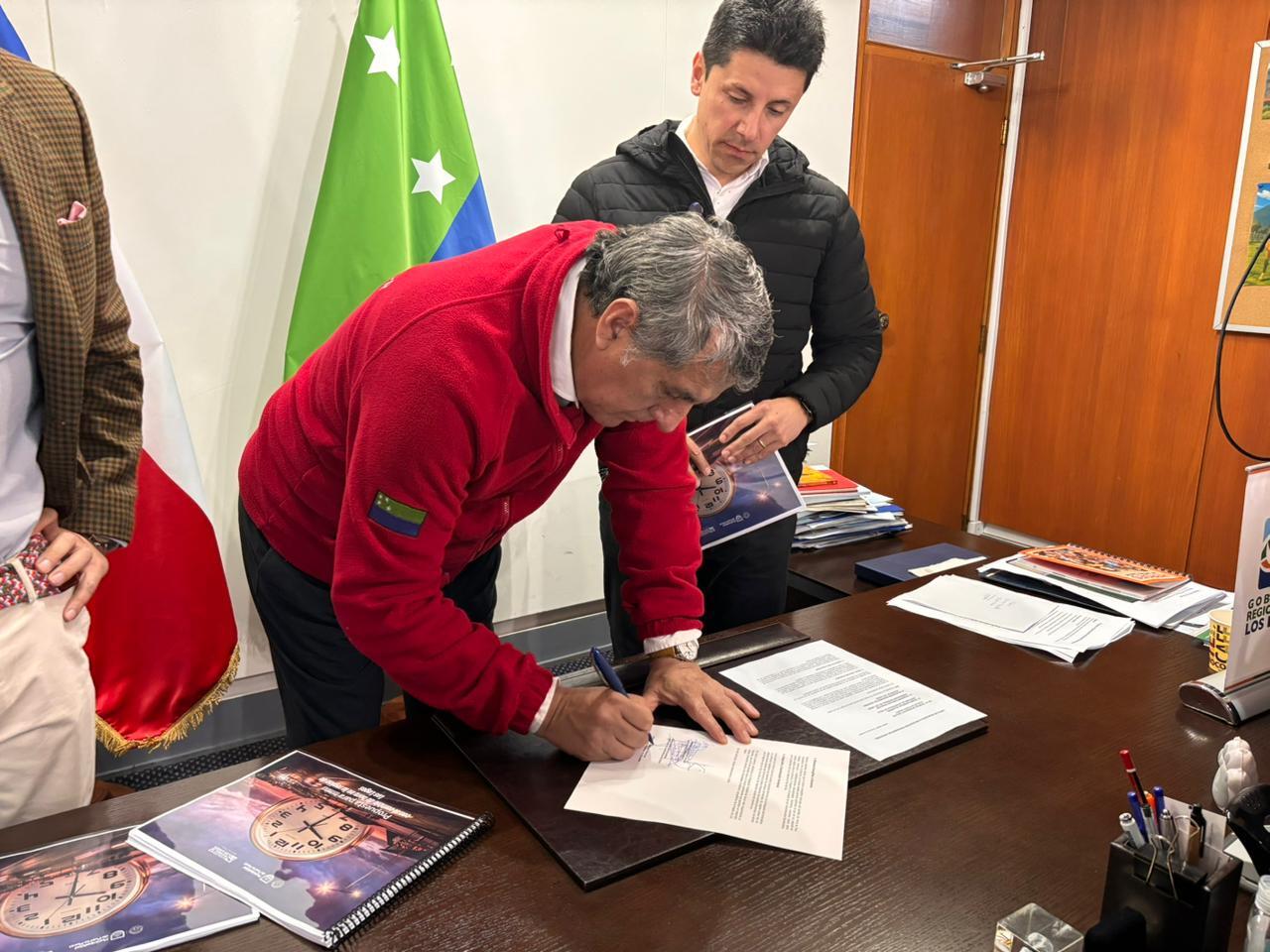 Autoridades de Los Lagos solicitan al Gobierno mantener horario único en la región y eliminar cambio estacional