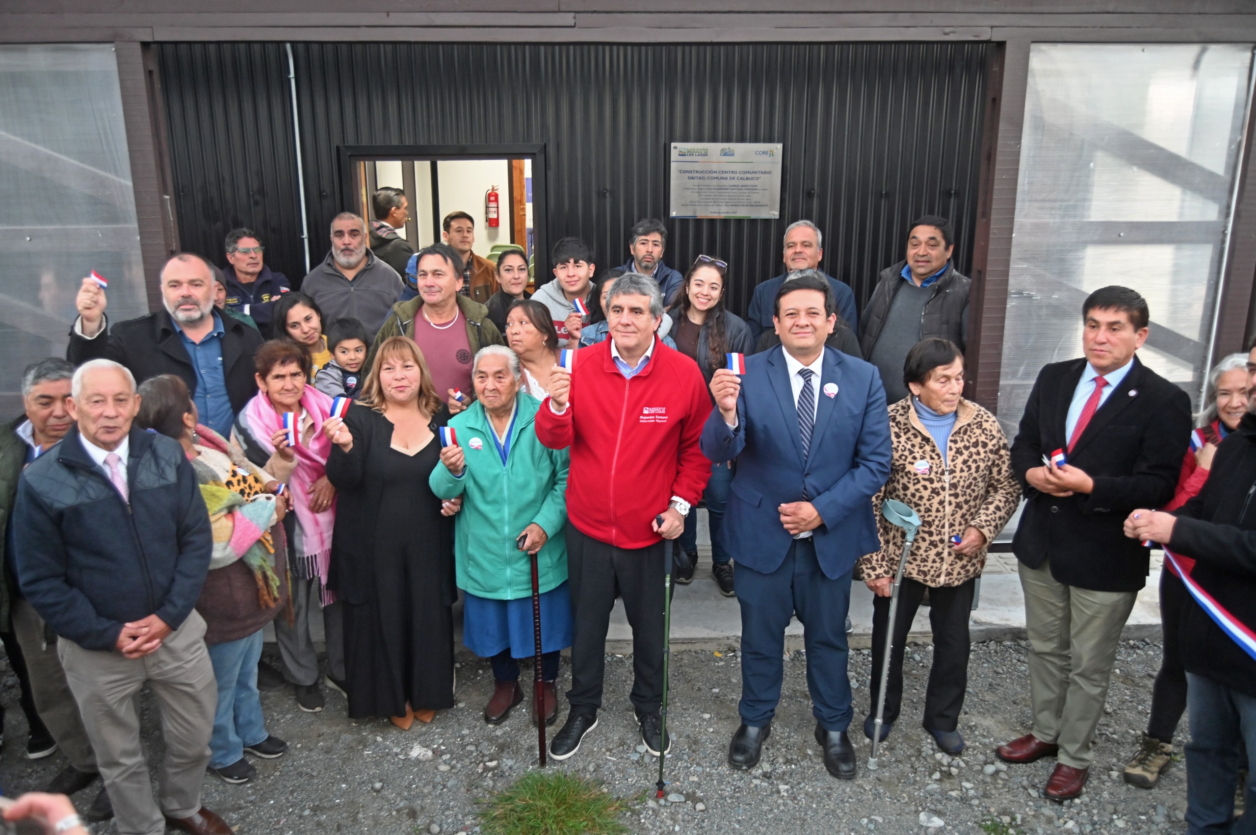 Gobierno Regional inaugura nuevo Centro Comunitario de Daitao en Calbuco con inversión cercana a los $194 millones