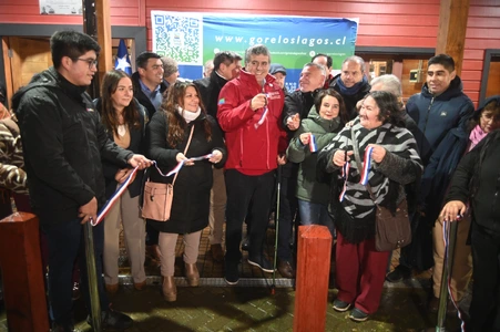 Gobierno Regional invierte más de $470 millones en la recuperación de la feria artesanal y transporte escolar inclusivo para Chonchi